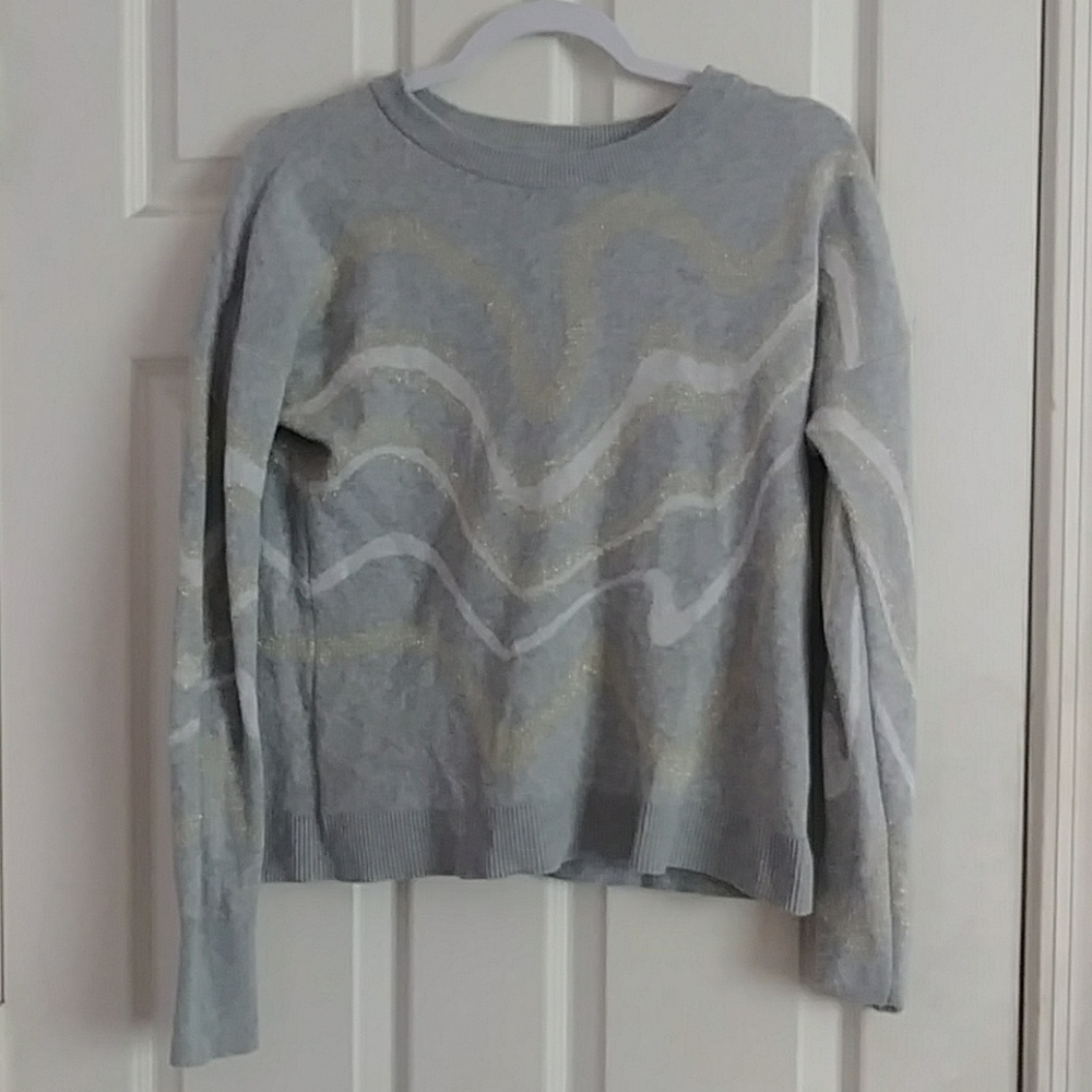 Gray Wave Patterned Sweater